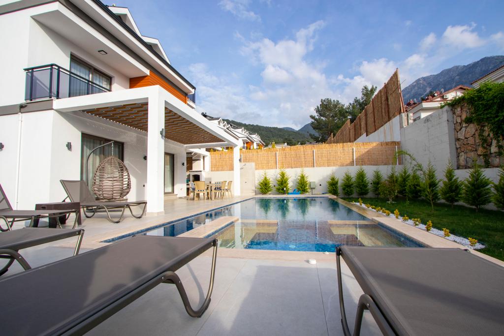 Villa Pera: Fethiye Ovacık'ta Doğa Manzaralı Lüks Tatil Villası | TatilValizi.com