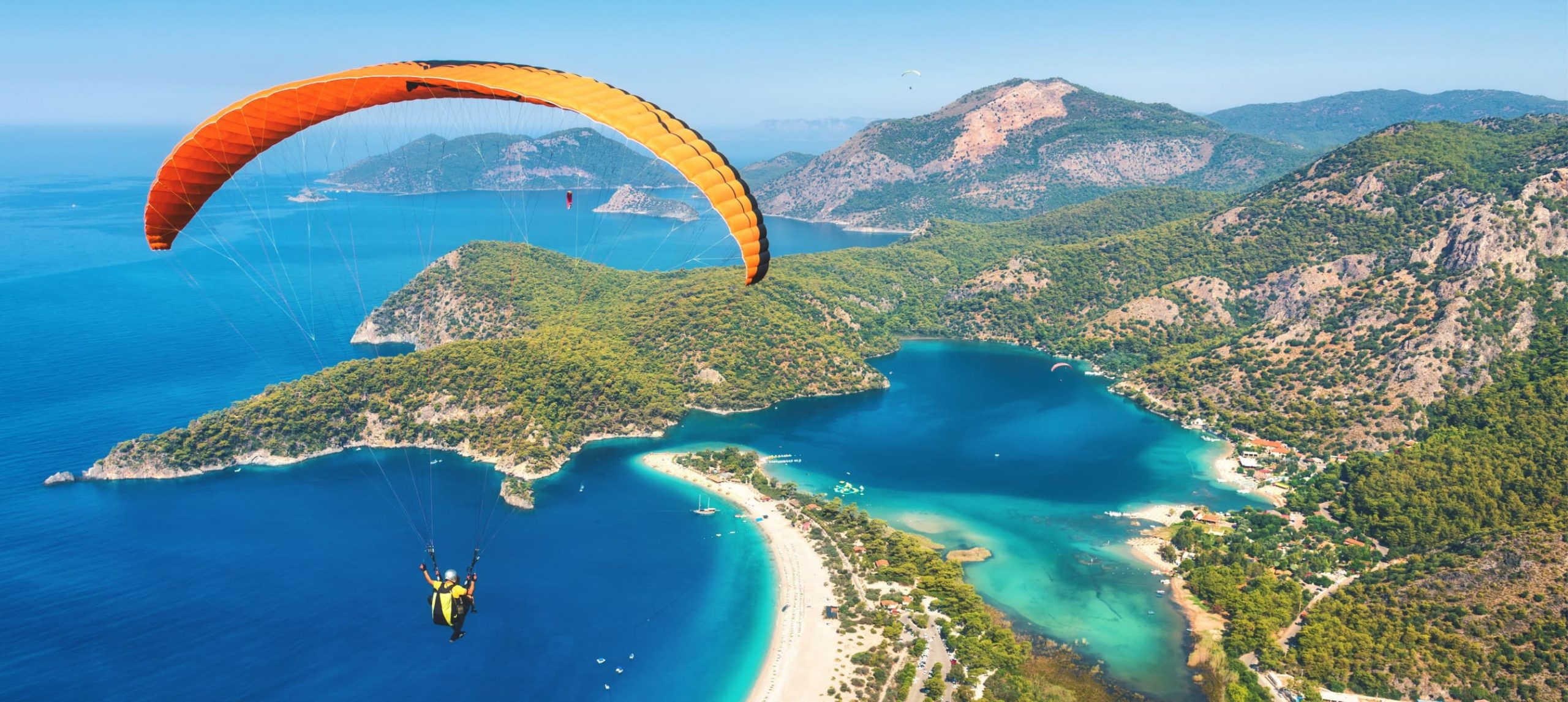 Ölüdeniz Yamaç Paraşütü: Babadağ'dan 2000 Metreden Eşsiz Manzaralarla Uçuş Deneyimi